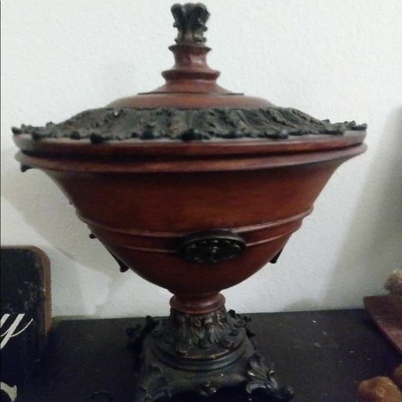 Vintage Other - Vintage Urn Centerpiece bowl with Lid Vintage Other - Vintage Urn Centerpiece bowl with Lid